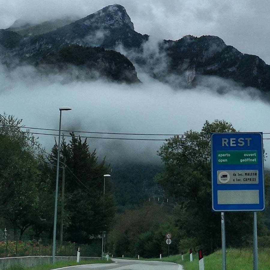 Rifugio Malga Grasia Caprizi Eksteriør bilde